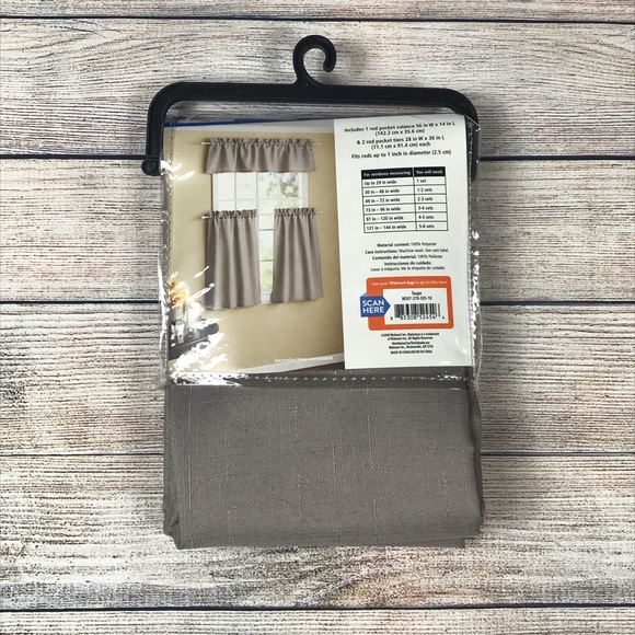 Small Window Curtain Set - Picture 3 of 3